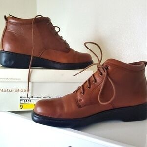 Naturalizer Women's Midway Brown Leather Lace‎ Up Ankle Boots